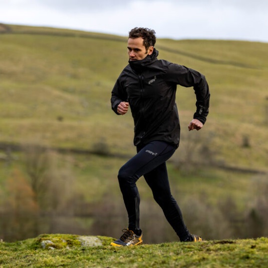 Schwarze Inov-8 Stormshell Wasserdichte Jacke Für Herren