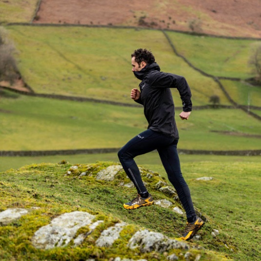 Schwarze Inov-8 Stormshell Wasserdichte Jacke Für Herren